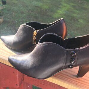 TAHARI Ankle Boots "Paco" Brown Leather size 10M NWOT